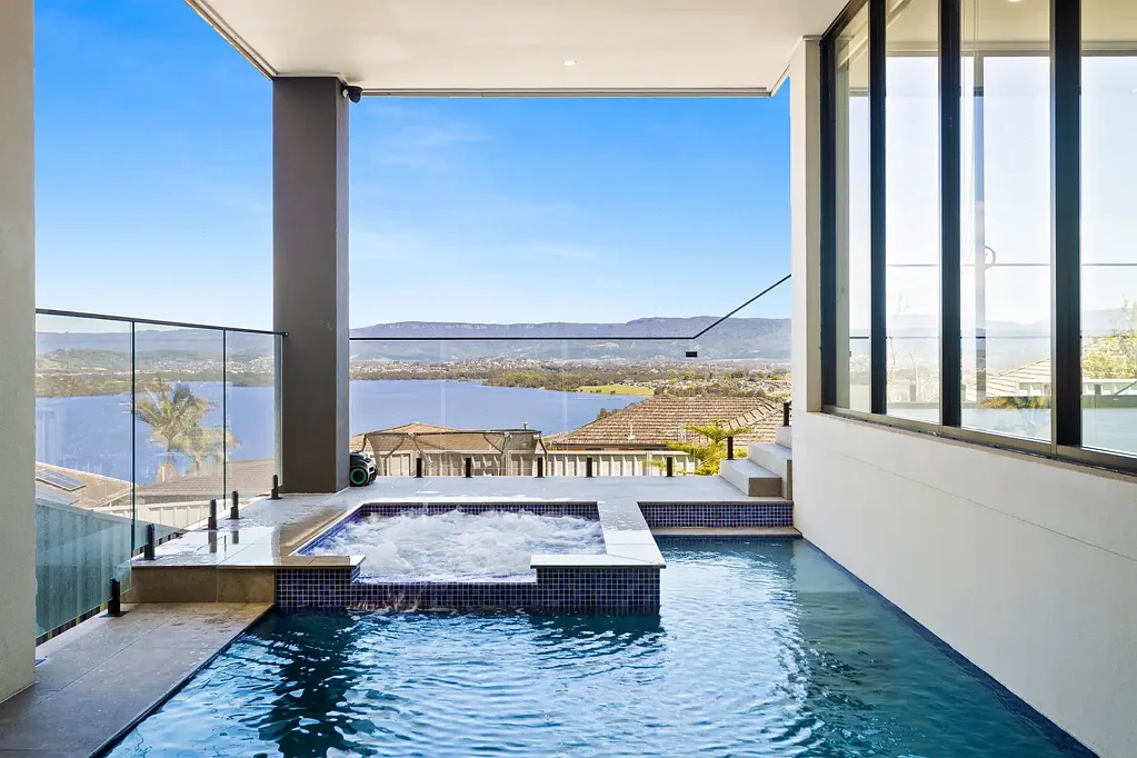 Lake Heights 6chambre Luxury Living Overlooking Lake Illawarra