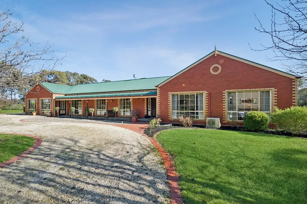 Strathfieldsaye 4房  The Complete Family Acreage Package