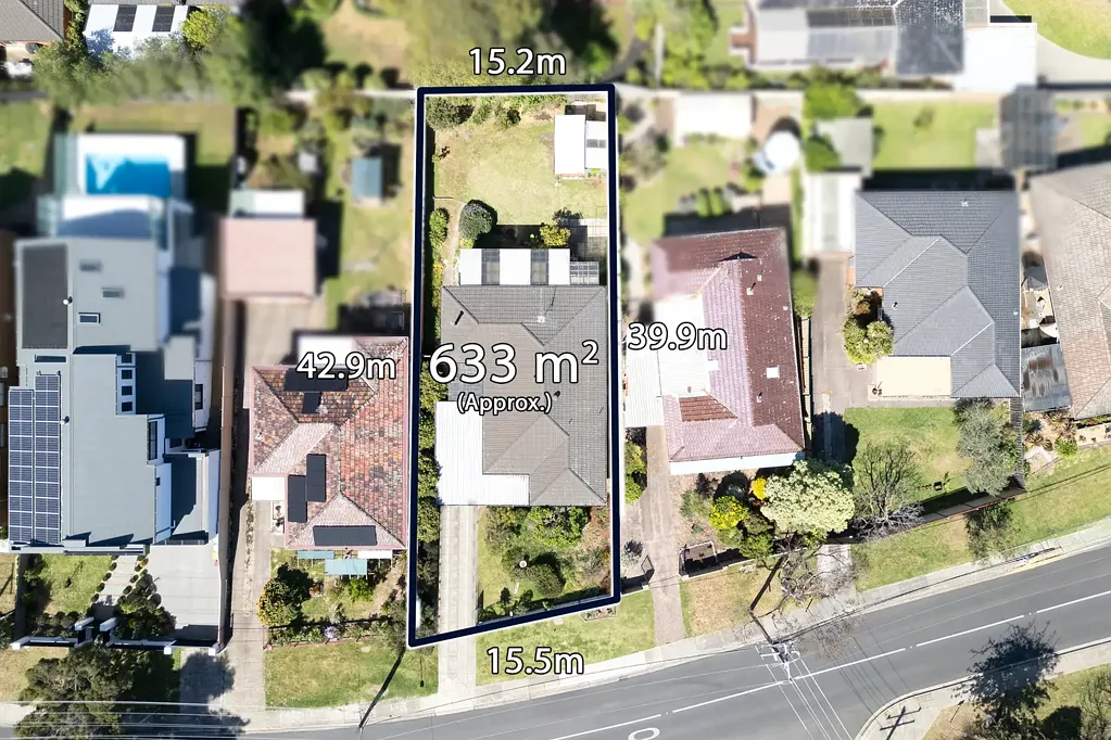 Keilor East 4房 经典四卧砖房 633平米阔地 自带壁炉厨房 邻近名校公园 便捷生活配套 Prime position, land and exciting potential (STCA)