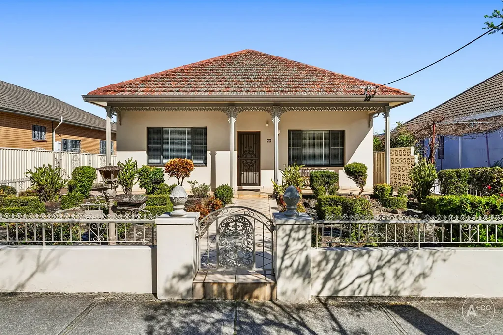 77 Harcourt Parade, Rosebery, NSW 2018