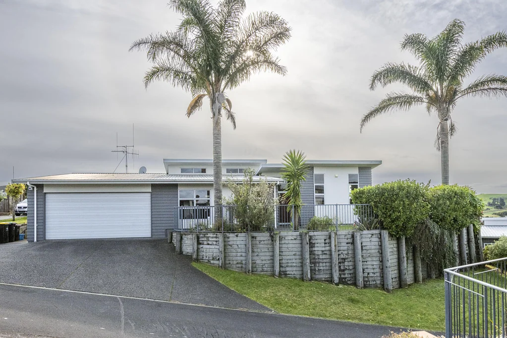 Ohauiti 4房  Elevated living with Mount views