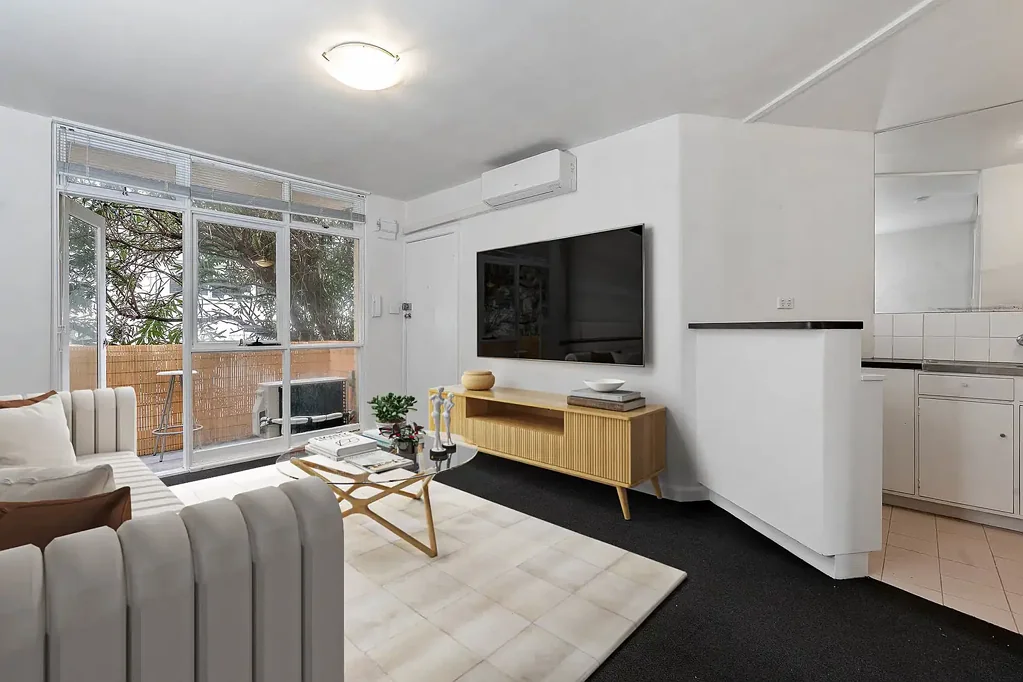 Walk to the Beach, Cafés & Trams from This Peaceful Apartment!