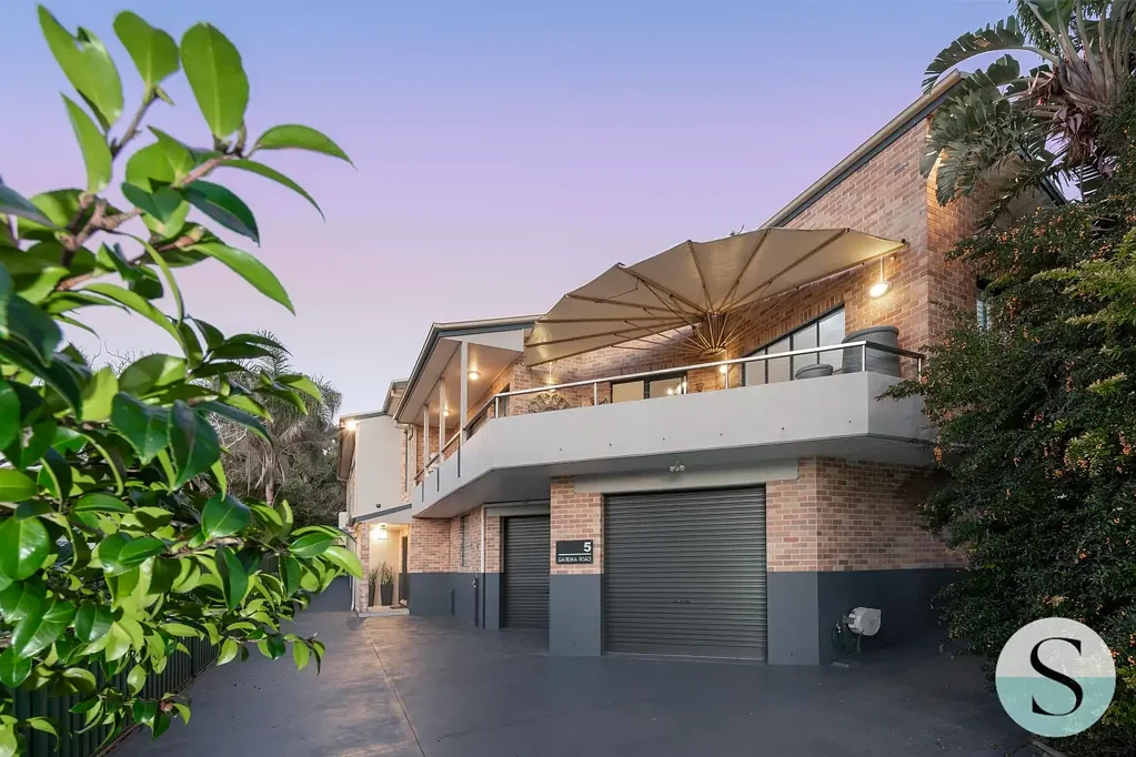 Gwandalan 5房  Architectural Grandeur, Palatial Scale & Prestige Living, Multi-Generational Home, Monumental 9x9 Shed & Under-Home Garaging, 150m to Lake Macquarie