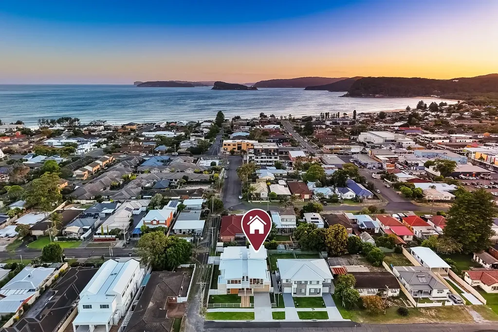 Umina Beach 4कमरा Coastal Prestige - Torrens Title Duplex 450m to the Beach.