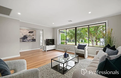 लिविंग रूम - 1/21 Lancaster Road, Mooroolbark, VIC 3138