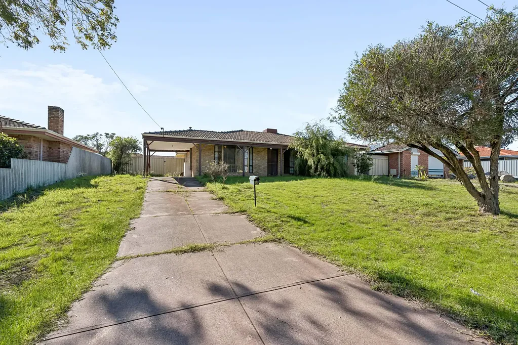 Gosnells 3कमरा Great Bones, Huge Potential & Priced to Sell