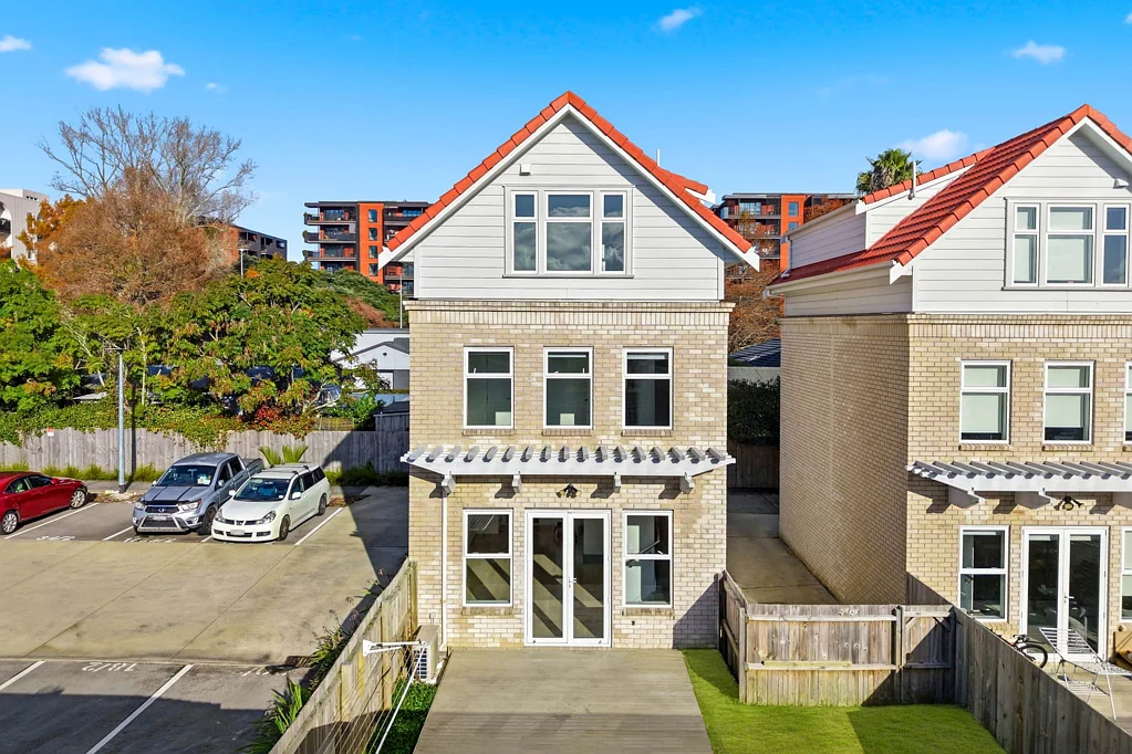 Avondale 4બેડરૂમ Freestanding Family Home - Rare Find in Avondale!
