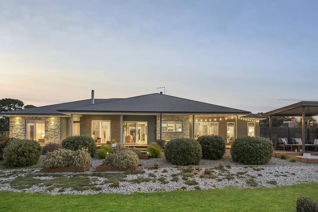 Eden Park 4Moenga Modern Country Retreat with Sweeping Views