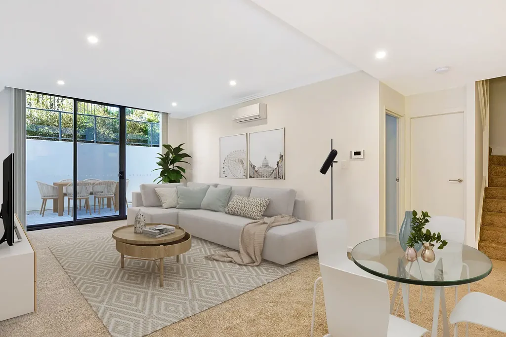 Modern Terrace Style Apartment | Sunny Courtyard