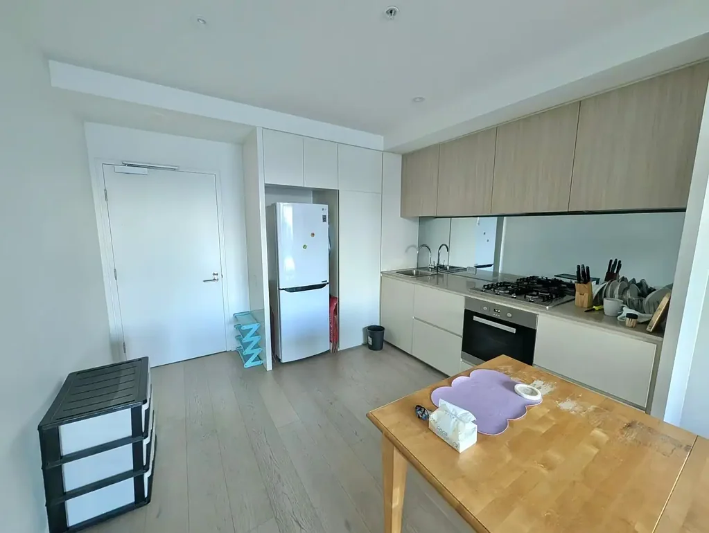 Fully Furnished 2 Bed, 2 Bath Apartment in the Heart of Docklands