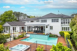 11 Lammermoor Drive, Saint Heliers