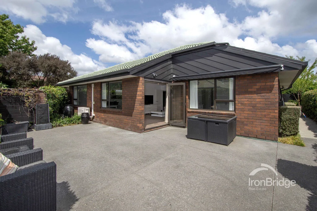 Strowan 2 Bedroom Prime Location with Home Office