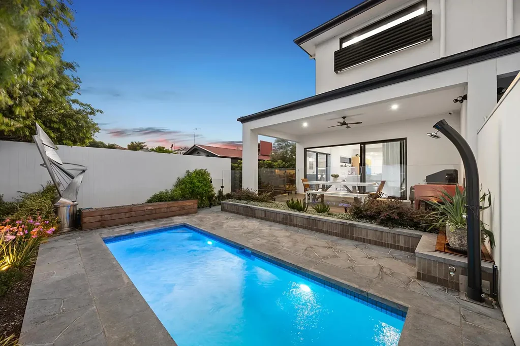 Black Rock 4 Slaapkamer Near New Luxury Coastal Living with Pool & Alfresco