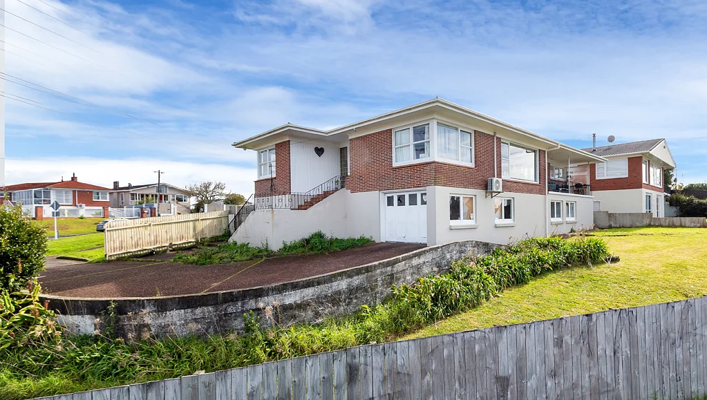 520 Glenfield Road, Glenfield, North Shore City, Auckland