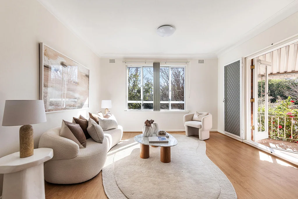 Roseville 2chambre Sensational entry level opportunity full of light and appeal