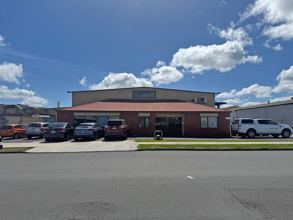 Te Rapa Versatile Industrial Site with Drive Around Access