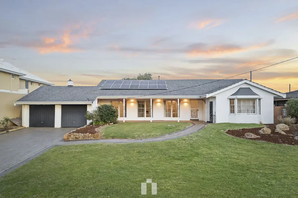 31 Bernley Street, Viveash, WA 6056