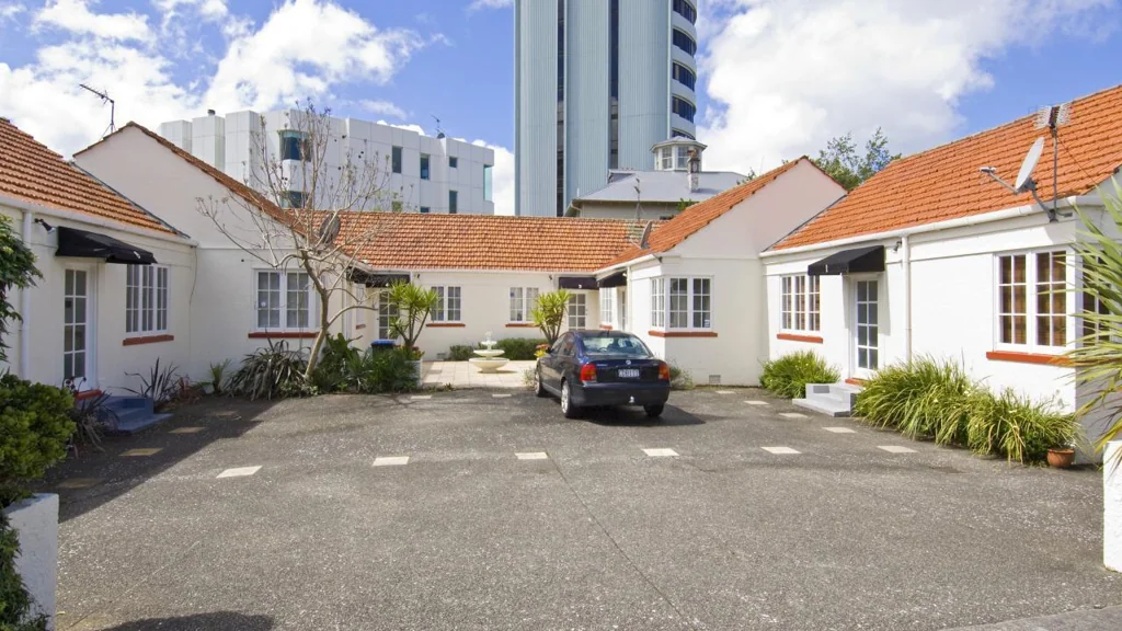 Art Deco close to Ponsonby