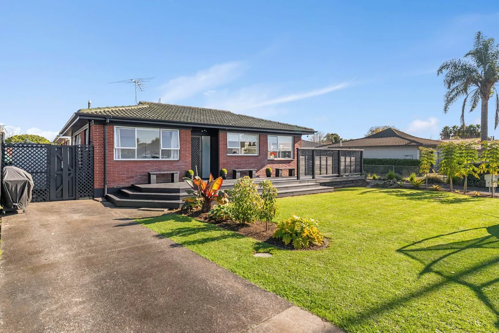 Papakura 2房  A BRICK AND TILE KEEPER