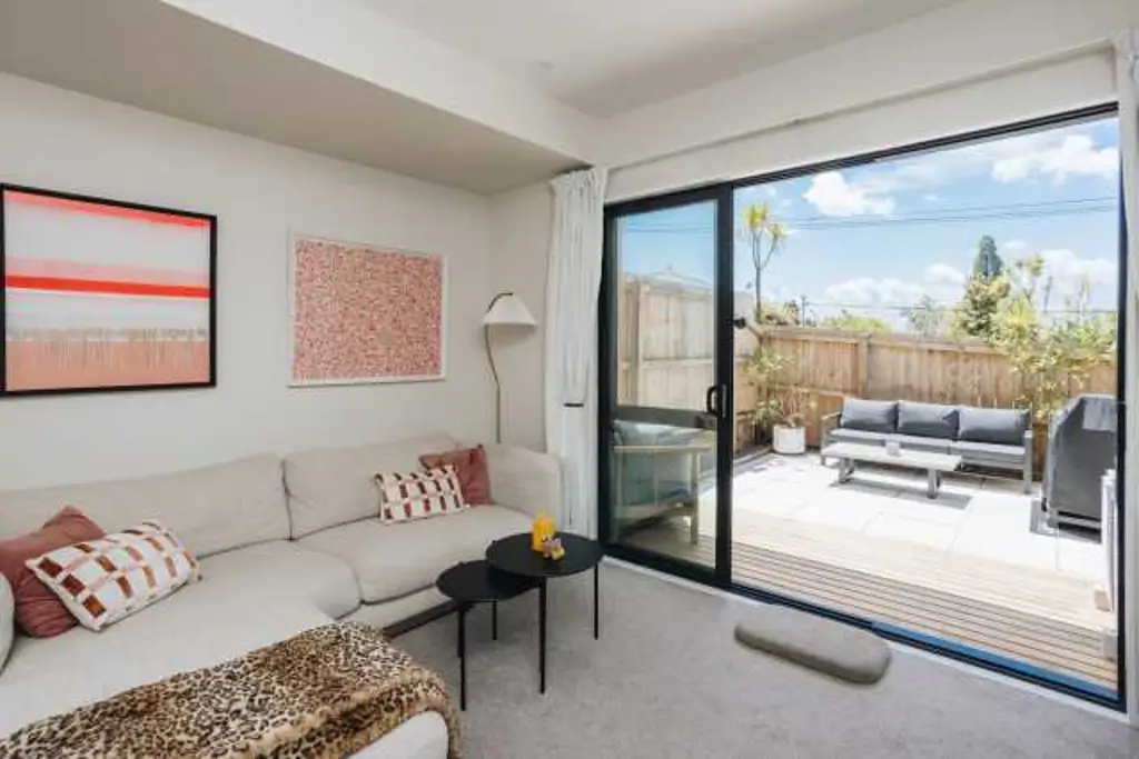 Auckland Central 2Moenga Rare North-Facing Retreat For Effortless Living