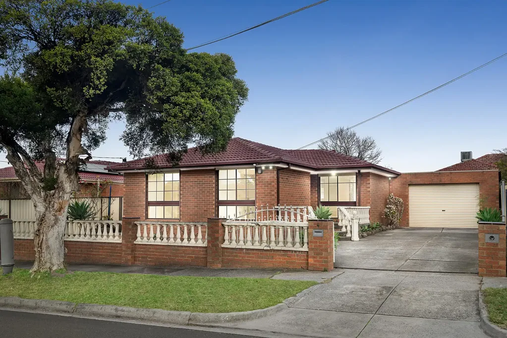 4 Thurbro Drive, Keysborough, VIC 3173