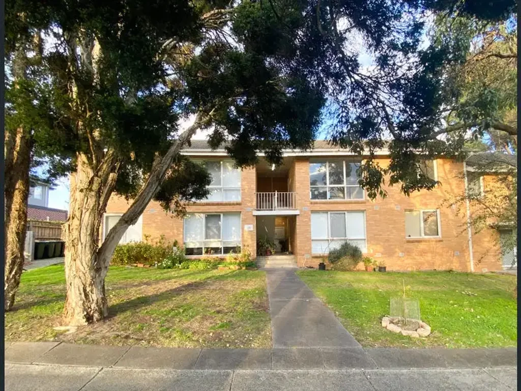 Rare two-storey apartment with private entrance