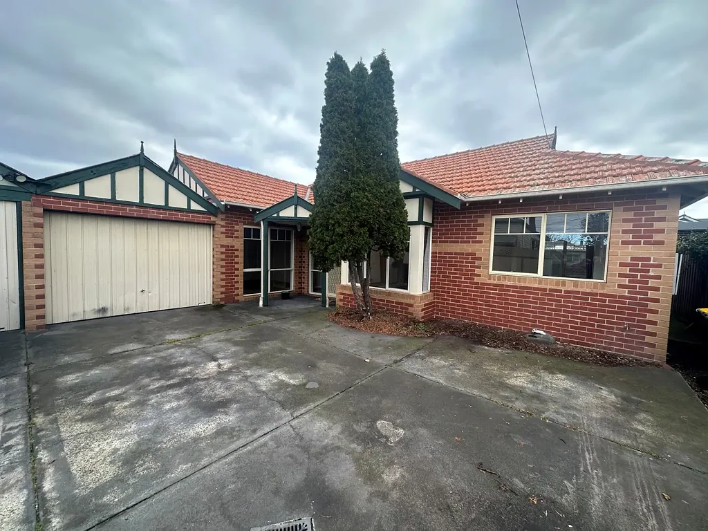 Peaceful, Private & Perfectly Positioned!