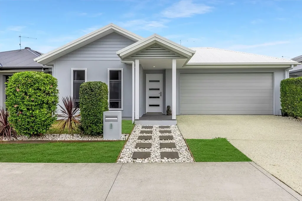 5 Silverleaf Street, Palmview, QLD 4553