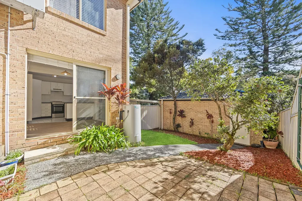 Stylish, Spacious & Exceptionally Located – Your Ideal Townhouse Retreat