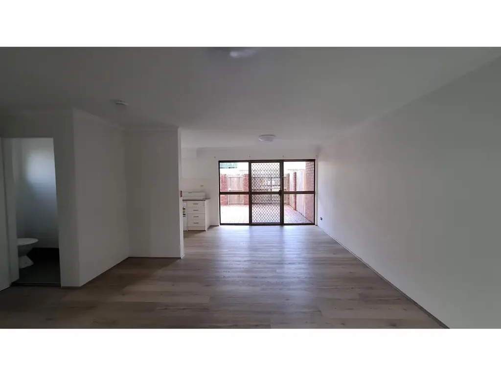 NEWLY RENOVATED 2 BED UNIT