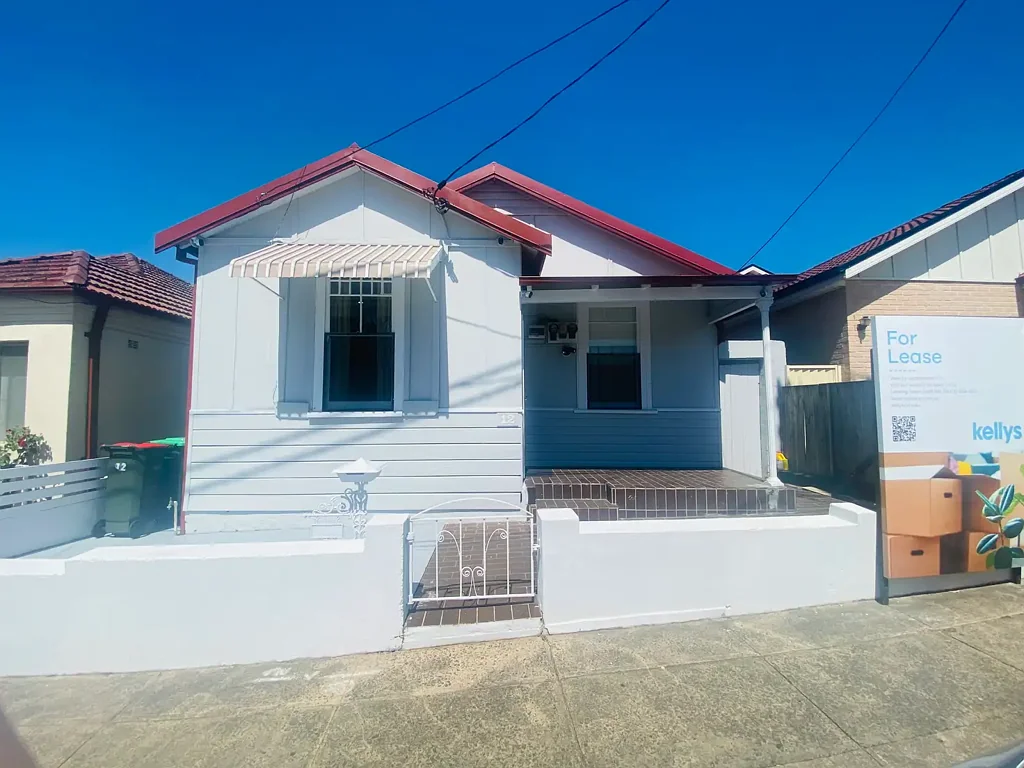 Beautiful Three Bedroom Home Plus Study - Water Usage Included