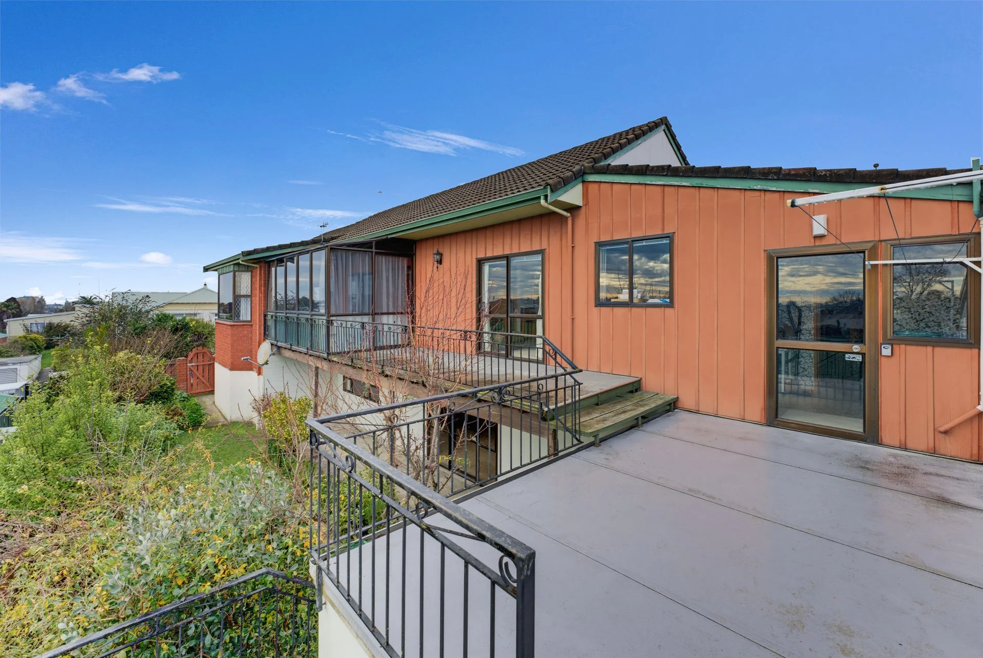 Seaview 3房  Views, Versatility & Value