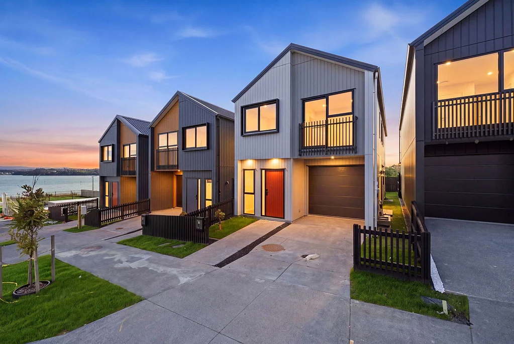 Hobsonville 4બેડરૂમ Standalone Living  Dual Masters  10 MB Guarantee