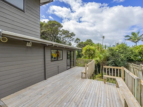 2/104 Ocean View Road, Hillcrest, North Shore City, Auckland