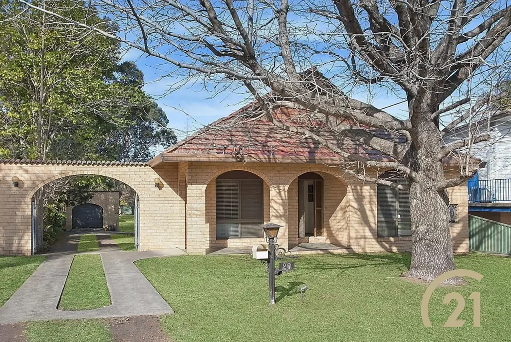 4 BEDROOM FAMILY HOME !!