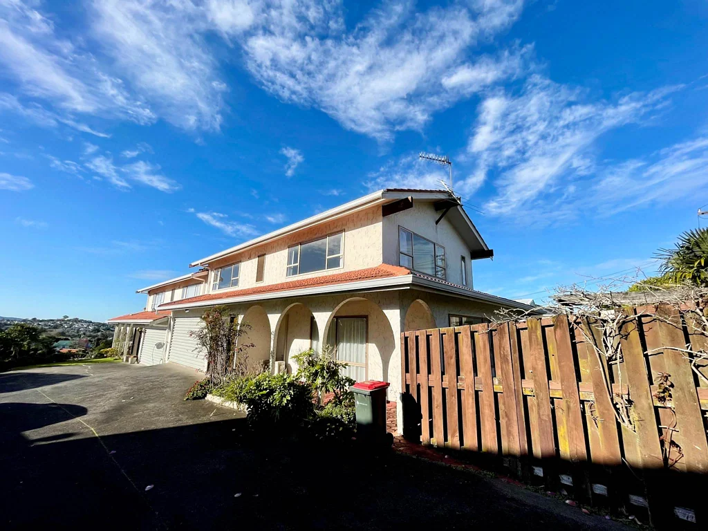 3 Bed 2 Bath Family Home in Ellerslie