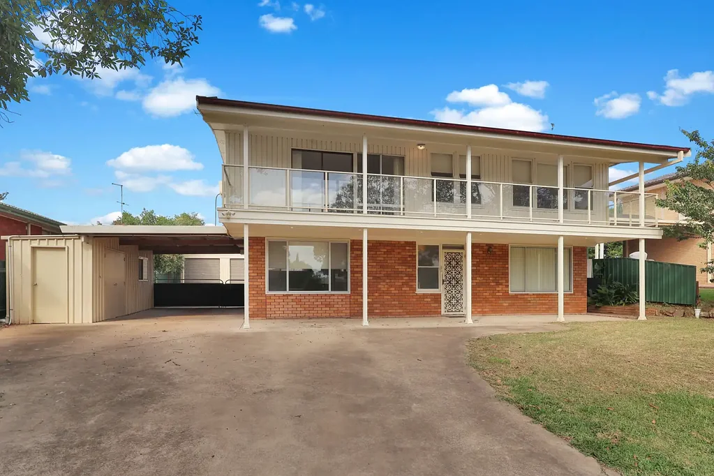 Muswellbrook 4침실 4-Bedroom Home with Outstanding Versatile Family Appeal