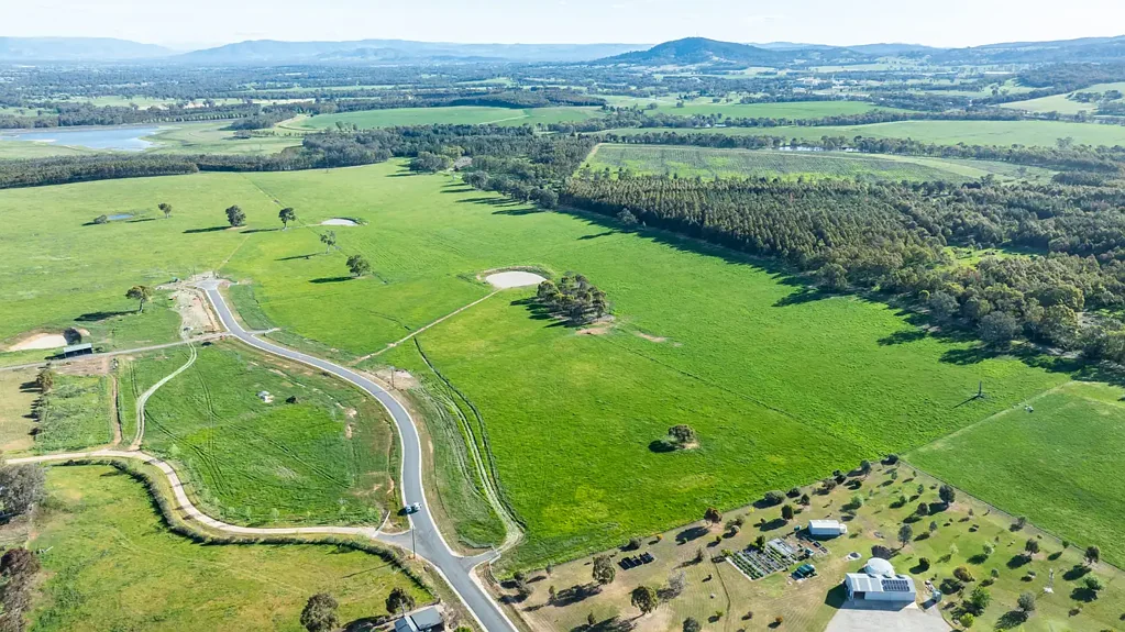 LOT 8 Eagle Rise Road, Table Top, NSW 2640