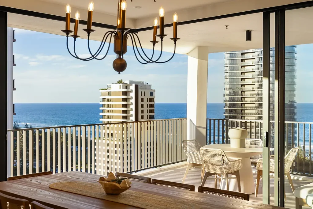 Mermaid Beach 3房  Auction In Rooms, Friday 19 June at 12:30pm
