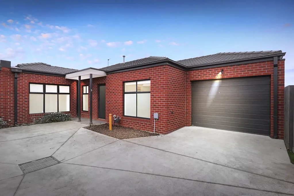 Melton South 2 Bedroom Great Location & Price Point!