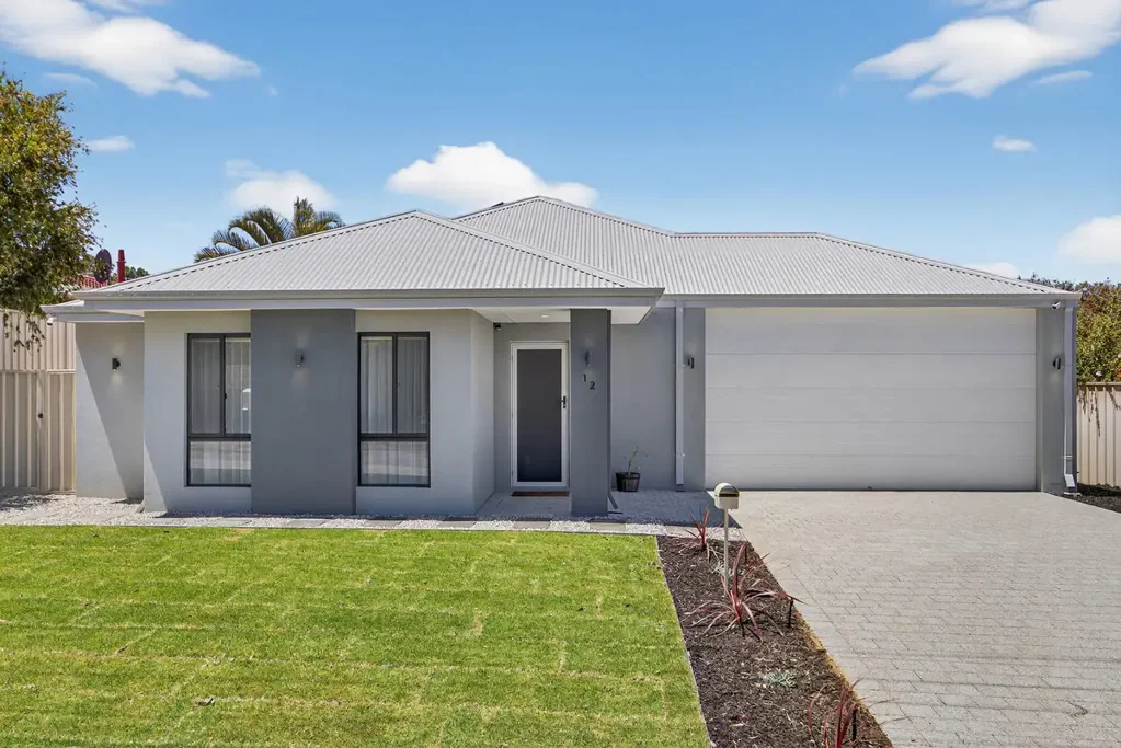 12 Preston Road, Parmelia, WA 6167