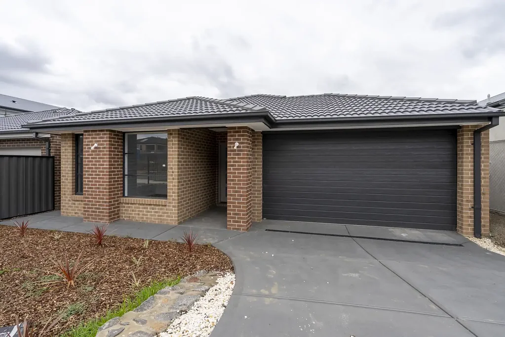 Great Family Home !! Ideal Location !!