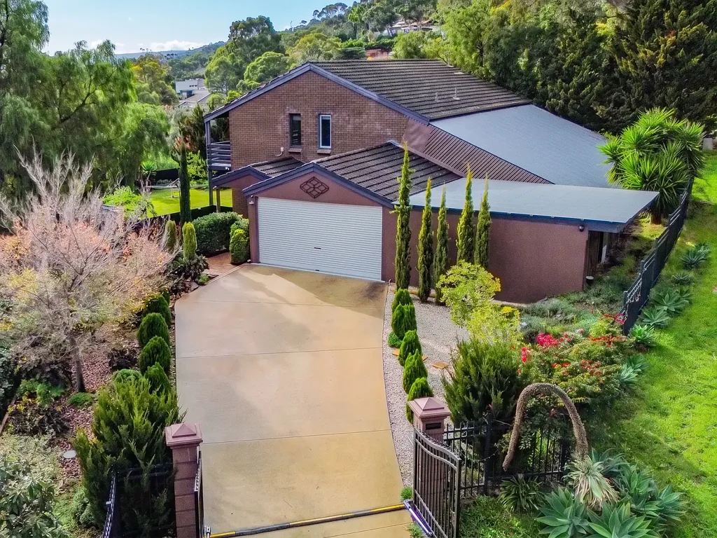 Torrens Park 5房  Fabulous family home with picture perfect views of Adelaide