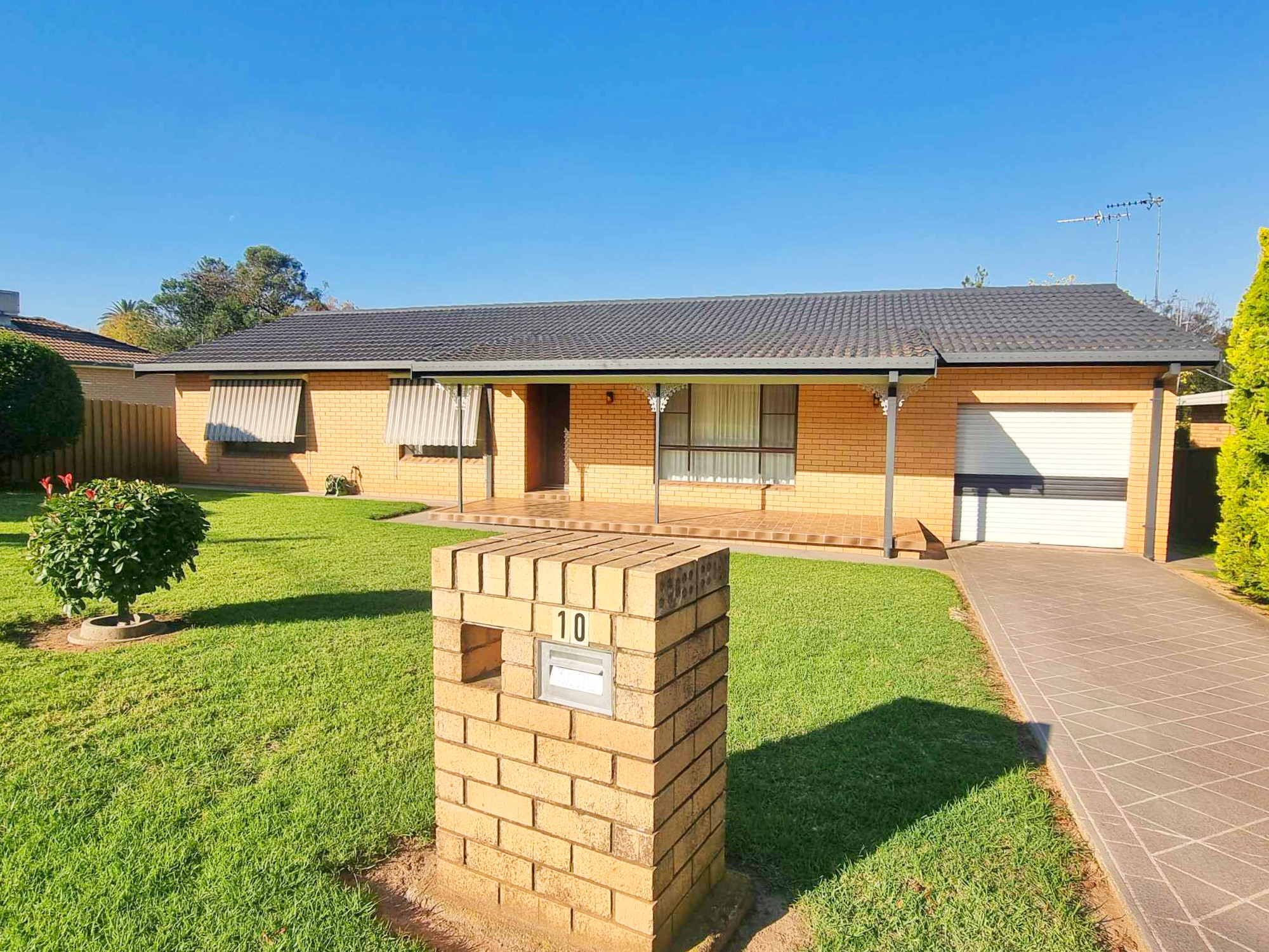 10 COWPER ST, YOUNG NSW 2594, 0房, 0浴, House