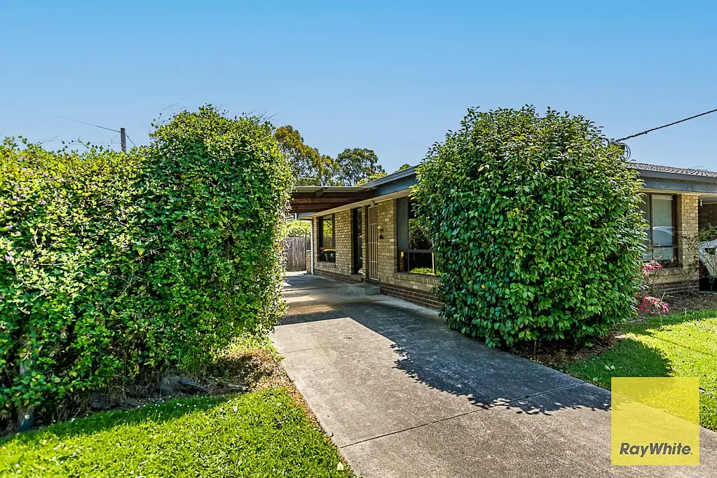 Low-Maintenance Two Bedroom Unit in a Convenient Location