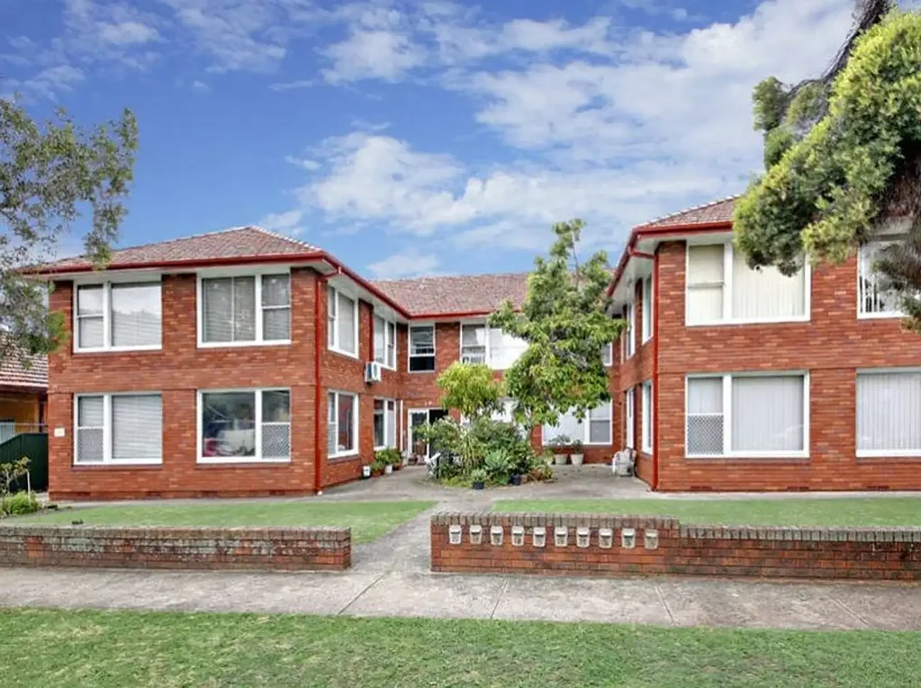Immaculate, Spacious 1 Bedroom With Internal Laundry