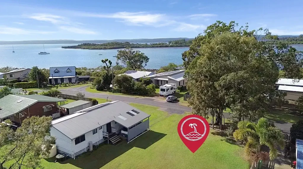 Macleay Island 平整地块 18.1米宽 尽头路静谧 三面邻宅 无覆盖层 悦享海湾景观 望Stradbroke岛 Cleared, Quiet & Mere Steps to the Water