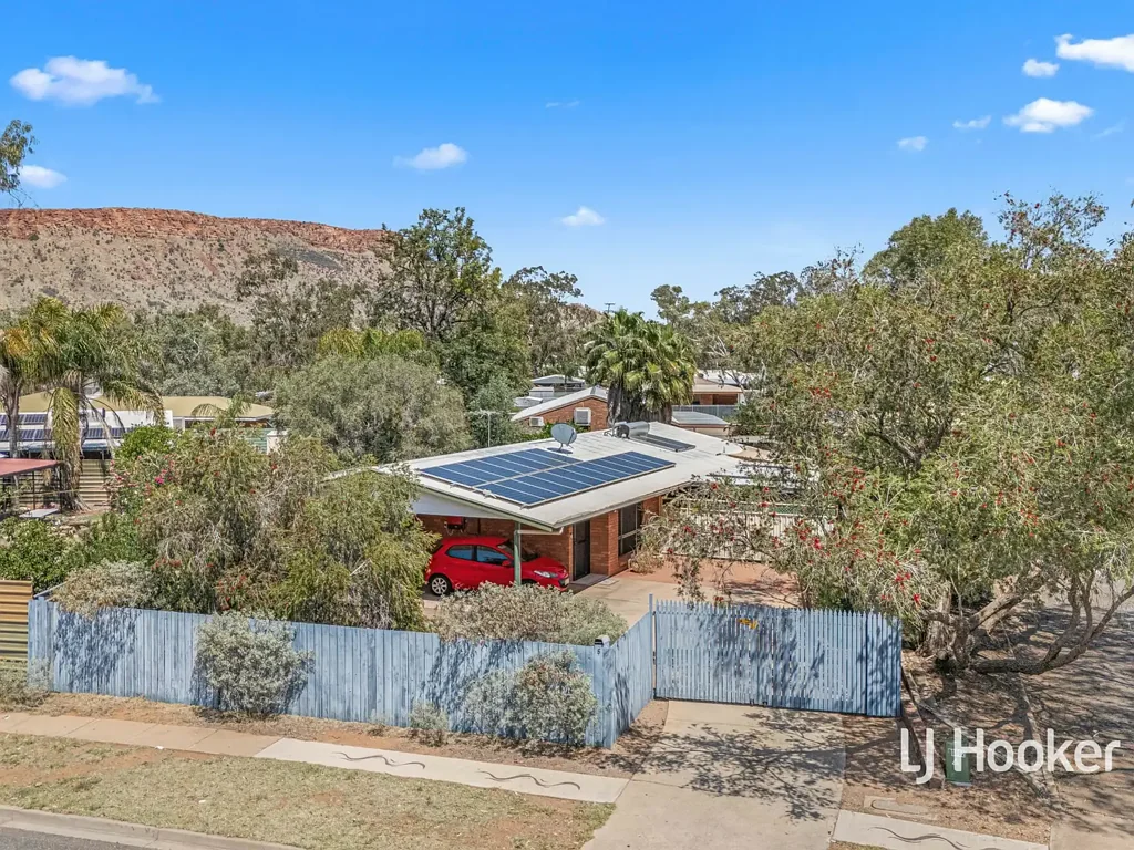Larapinta 4ਬੈੱਡਰੂਮ Elegant and Secure Clay Brick Home with Exceptional Features