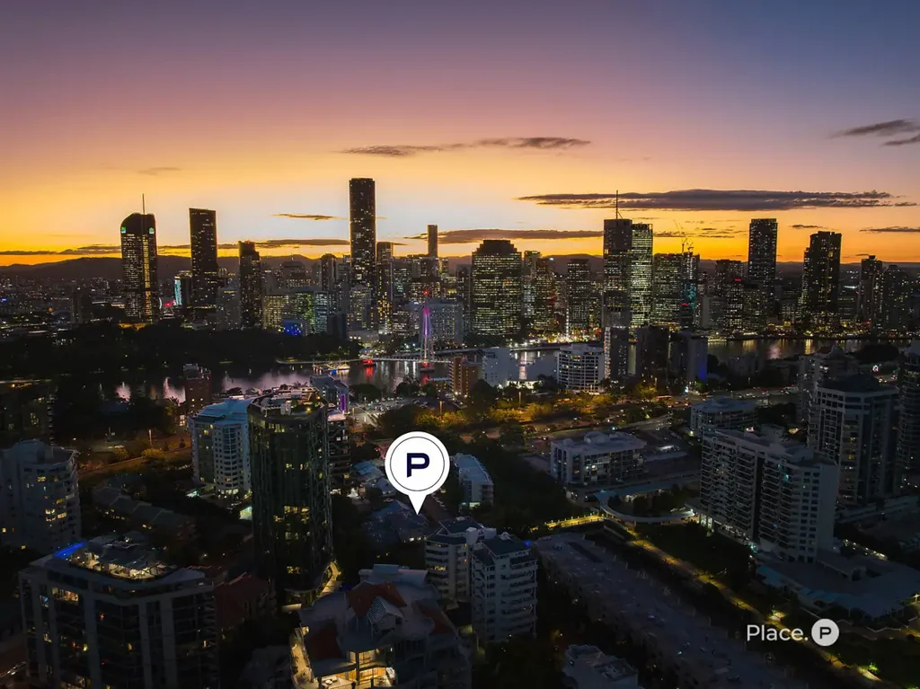 Kangaroo Point 3Kwarto OPEN HOME TONIGHT CANCELLED - Rare Two-Storey Apartment with Scenic City Views