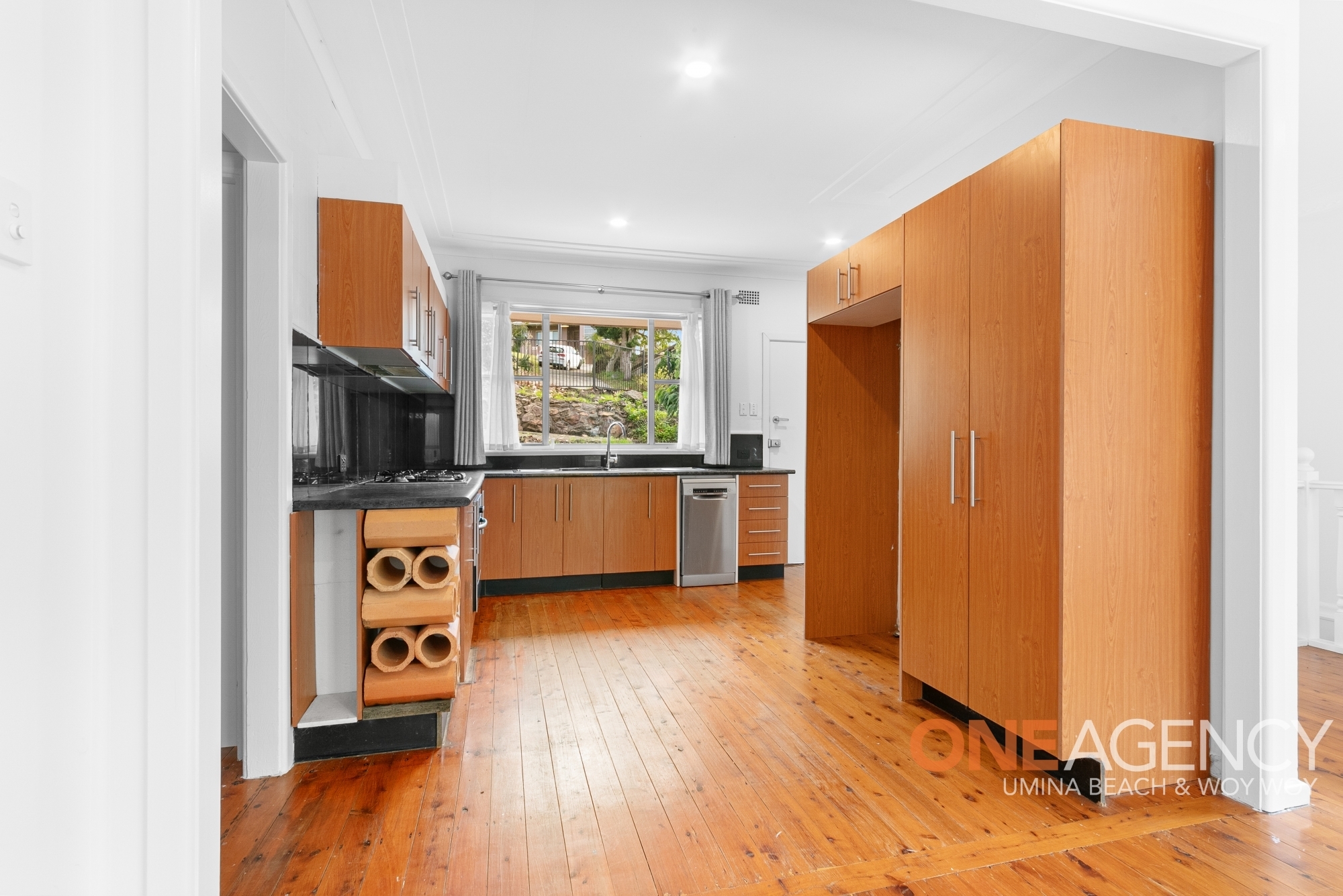 109 BRISBANE WATER DR, POINT CLARE NSW 2250, 0部屋, 0バスルーム, House